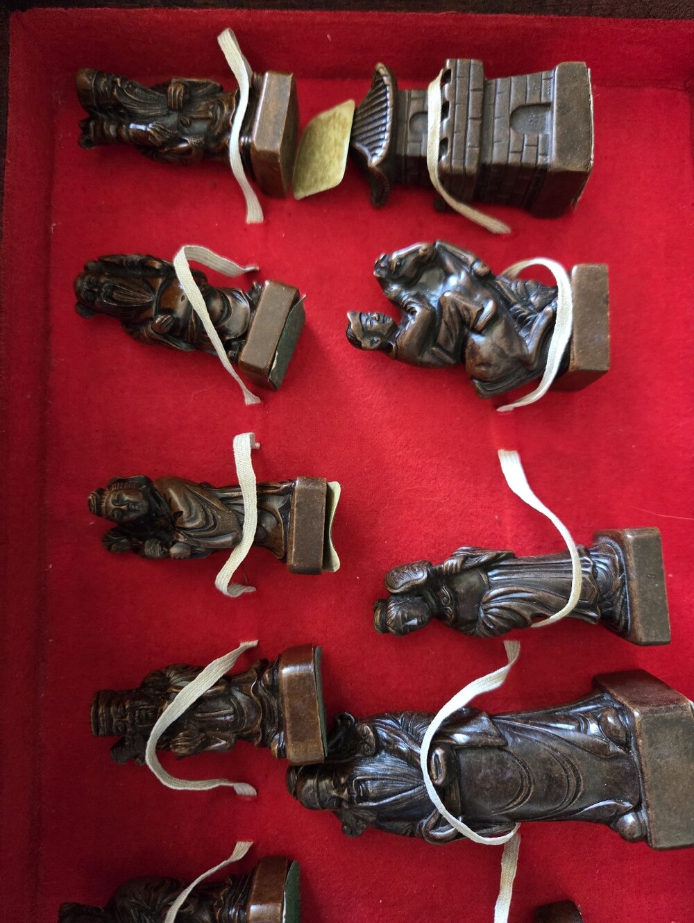 Vintage Chinese Hand Carved Jade Soapstone Chess Set Folding Wooden Case - Picture 6 of 16